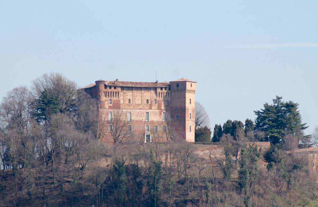 Castello di Monticello d'Alba nel Roero